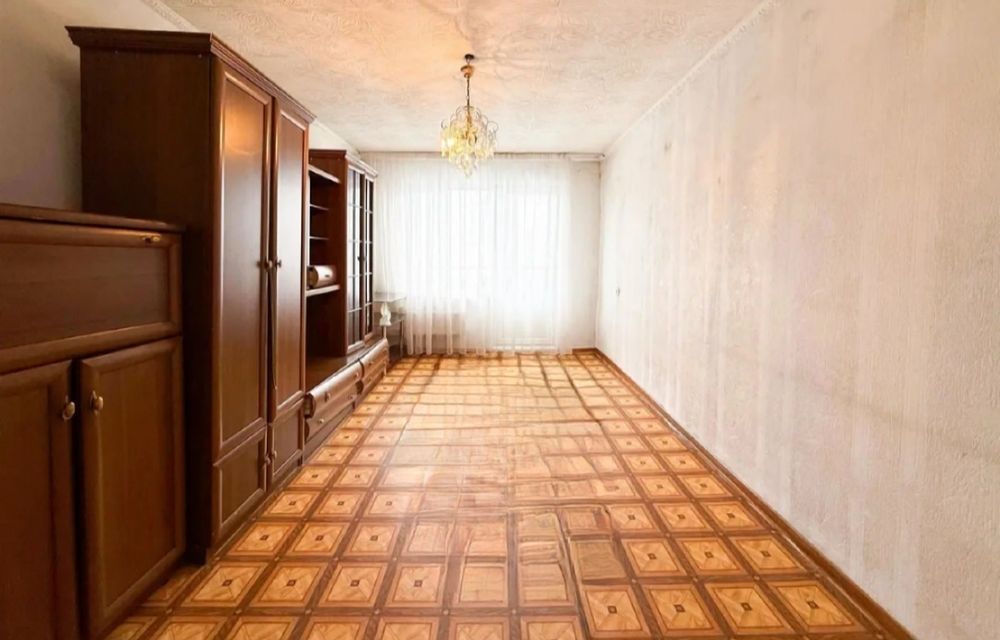 продам 3-х ком. 4мкр. 4-этаж