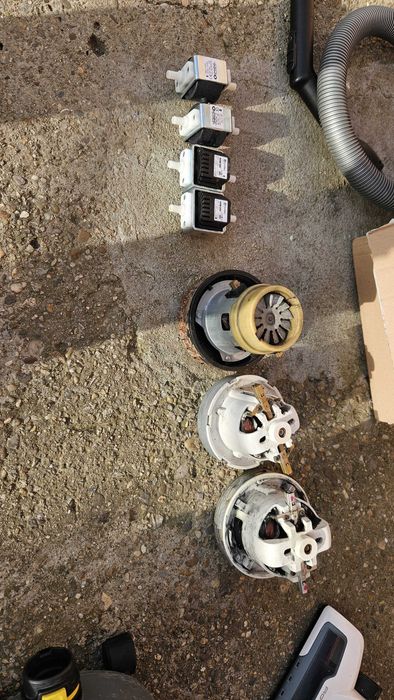 Se vand aspiratoare/motoare stricate Karcher/Rowenta