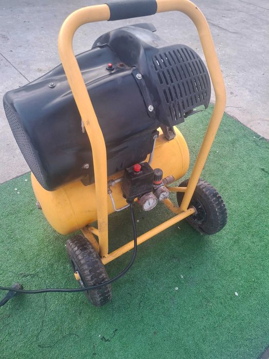 Двуцилиндров компресор