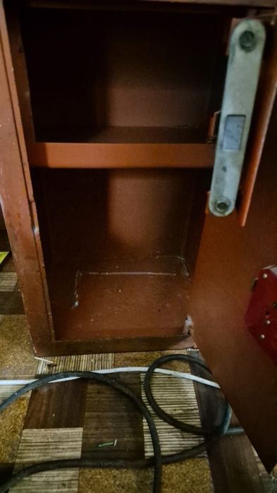 Продам сейф хороший