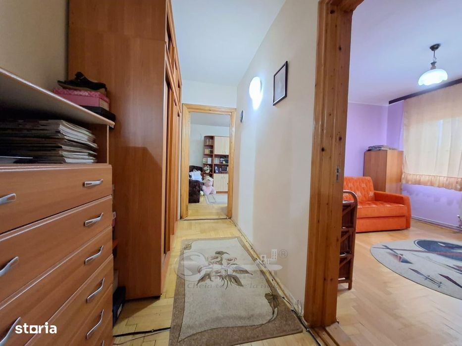 Apartament 3 camere decomandat, Nicolina, baie cu geam