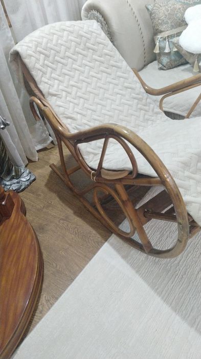 Продается кресло-качалка