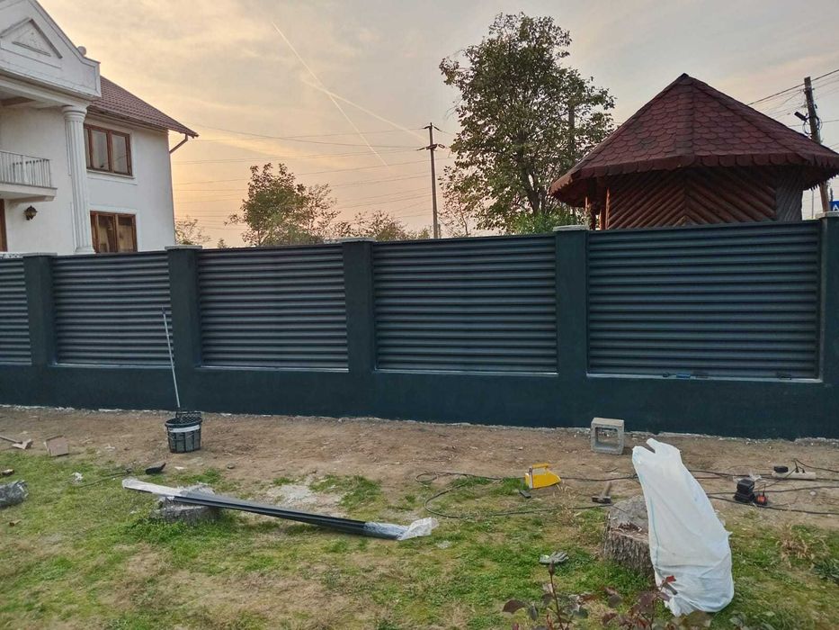 Garduri din panou stil jaluzele, sipca metalica, tabla, plasa si BCA