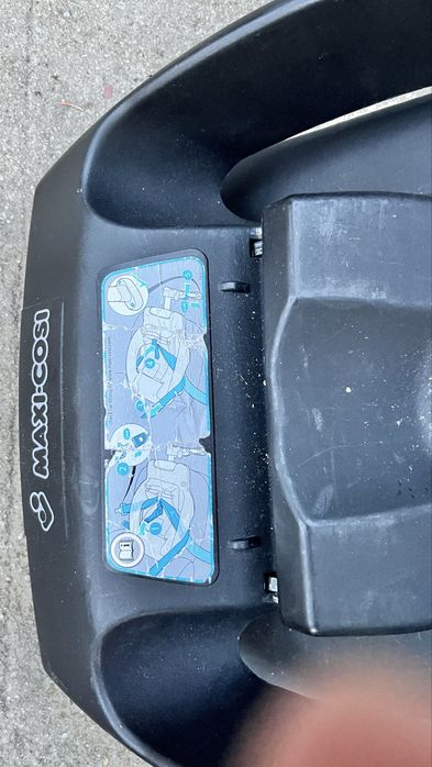 Vand scoica auto bebelusi si Baza Maxi Cosi 0-18 luni prindere in centura