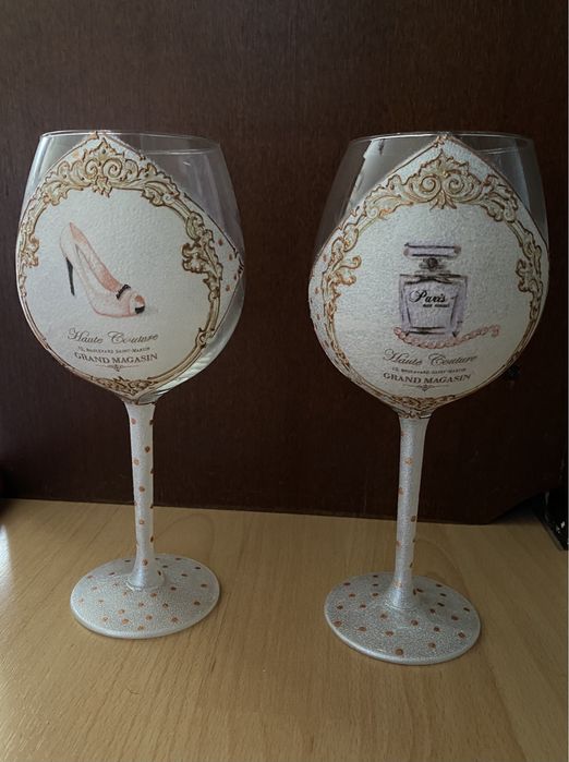 Ръчно декорирани чаши за вино