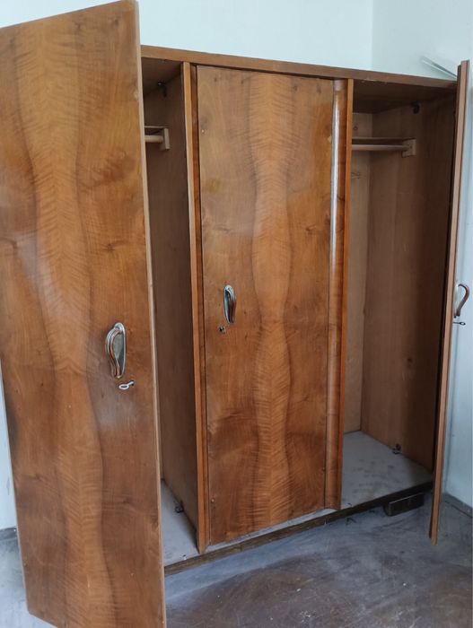 Дървено обзавеждане за спалня