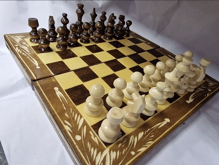 Sah, table din lemn prelucrat manual 32,5cm x 32,5cm, PRODUS NOU !