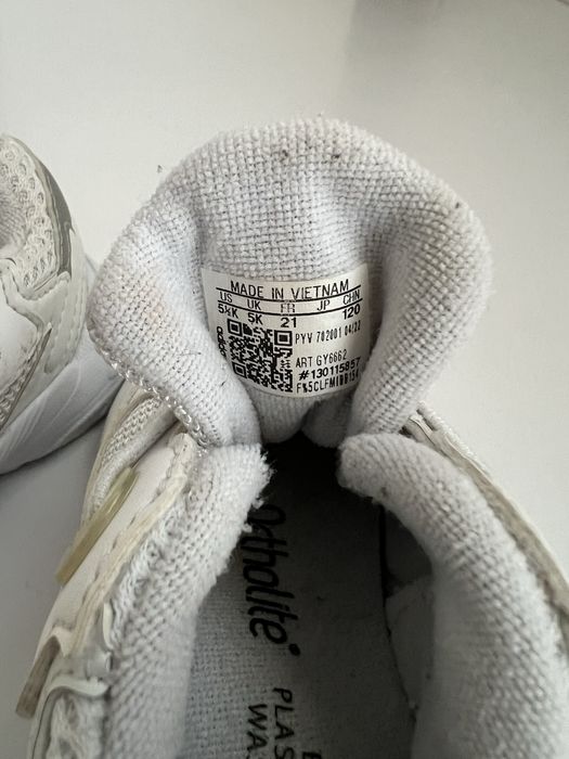 Adidasi si tenesi copii