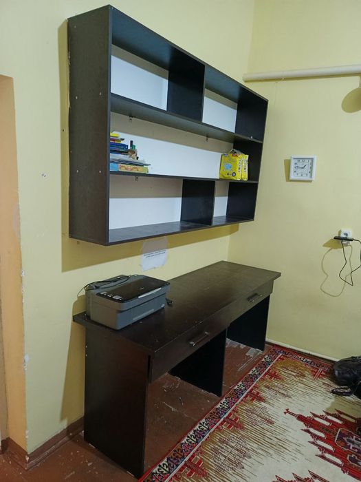 Книжная полка со столом