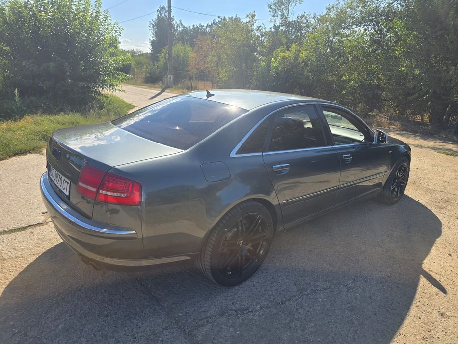 Audi S8 5.2  V10