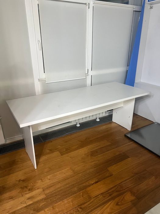 Продаю полки и столы офисные