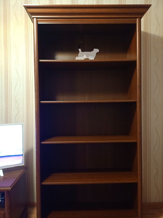 Продам книжный шкаф