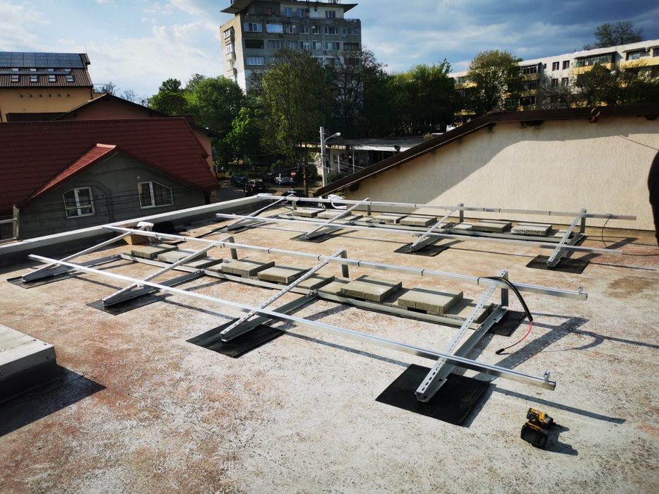 Sisteme solare fotovoltaice cu/fara baterii si montaj