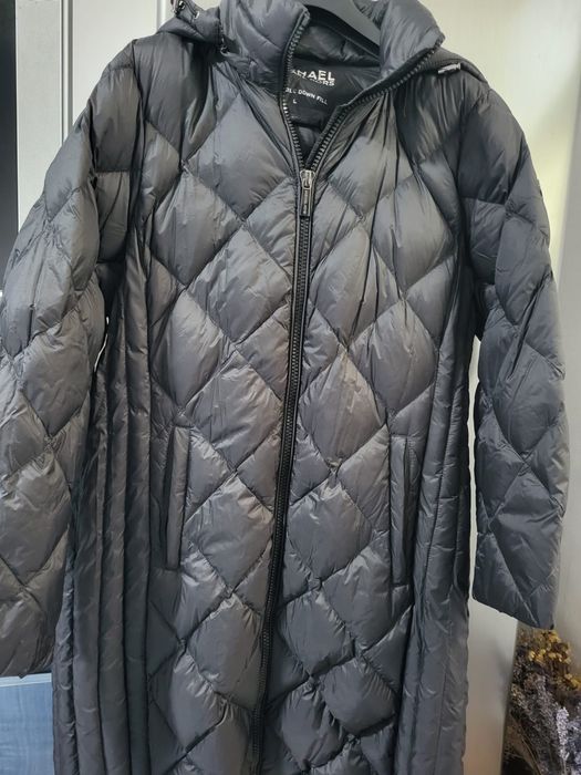 Geaca lunga Michael Kors dama marimea L purtata o singura data  stare f buna pret 450 ron