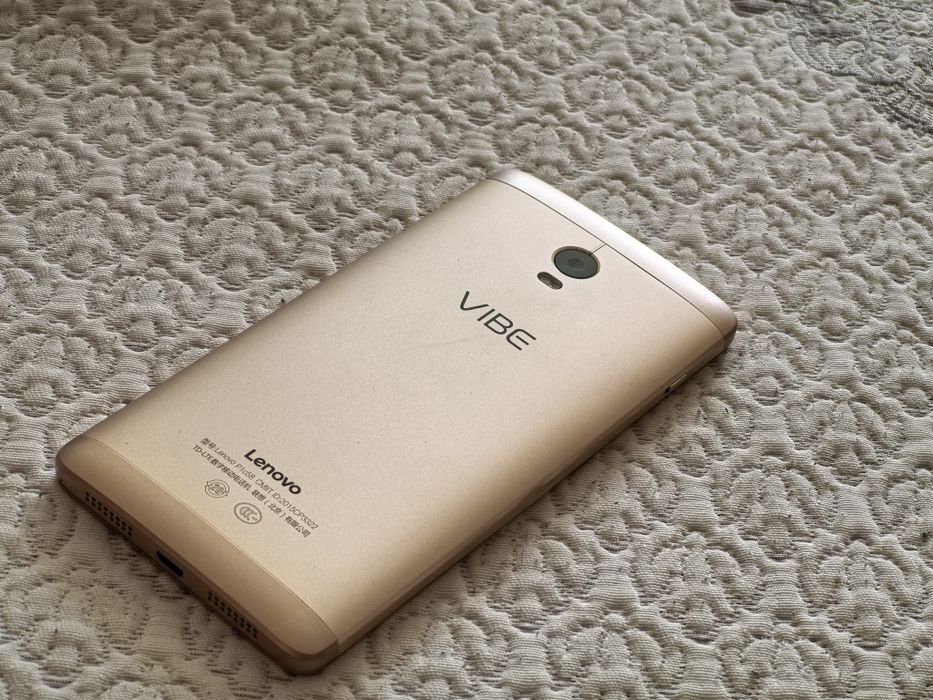 Lenovo vibe p1 золотой