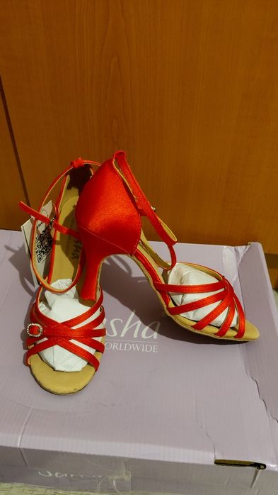 Pantofi/ sandale noi de dans Sansha marimea 35 rosu