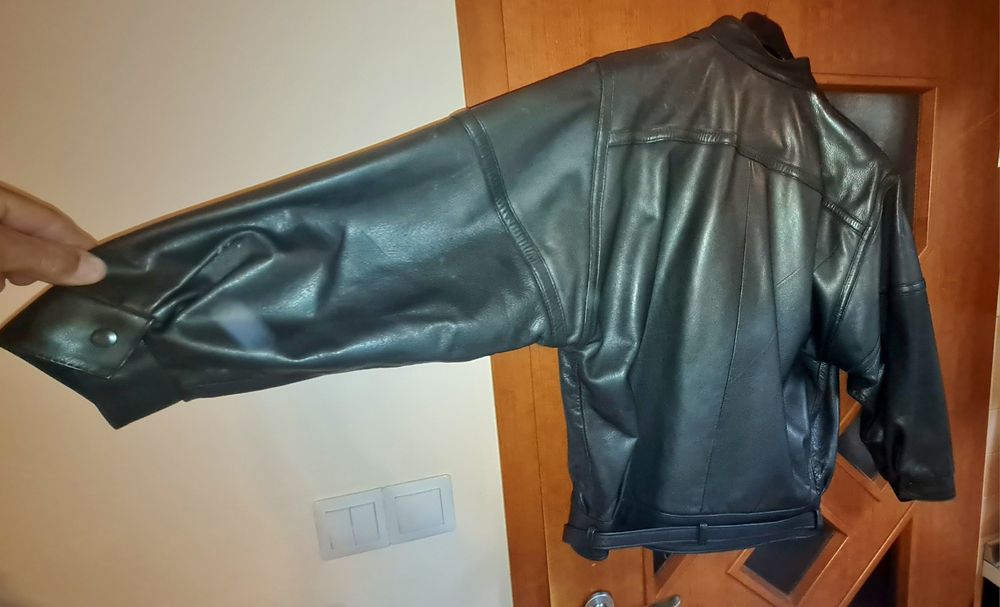 Дамскo  коженo  яке