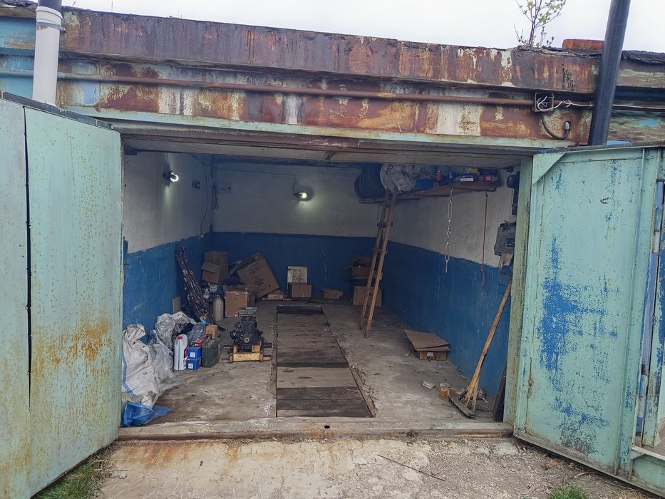 Продам гараж за жд вокзалом