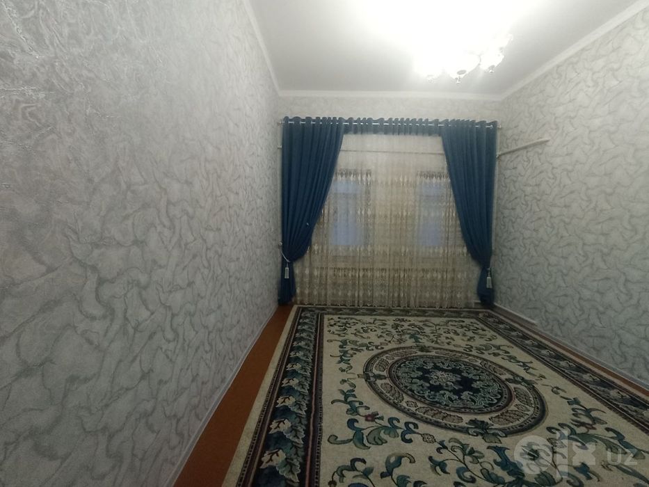 Qorovulbozor UY SOTILADI  55000 dollor