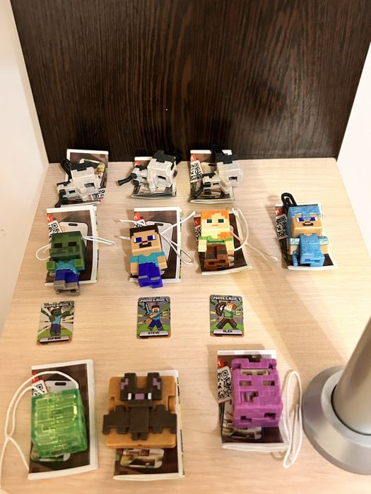 Продам или обменяю фигурки Kinder Joy Minecraft