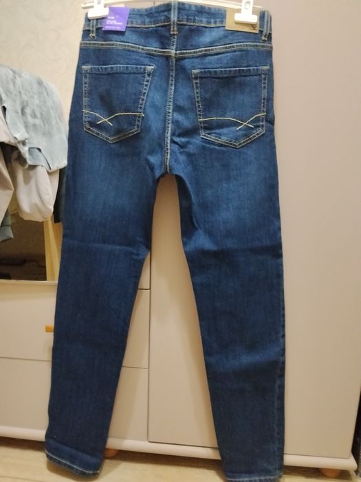 Продам подростковые джинсы