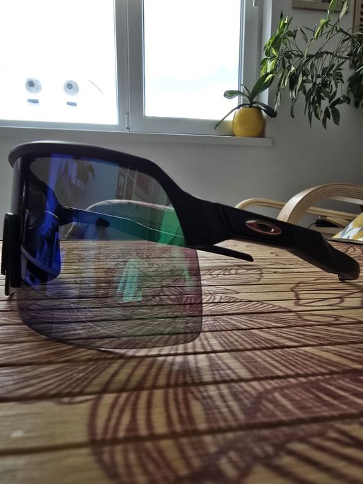 Слънчеви очила Oakley Sutro