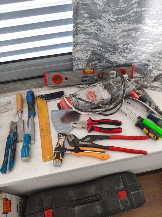 Продам шлифмашину со всеми инструментами и перфоратор