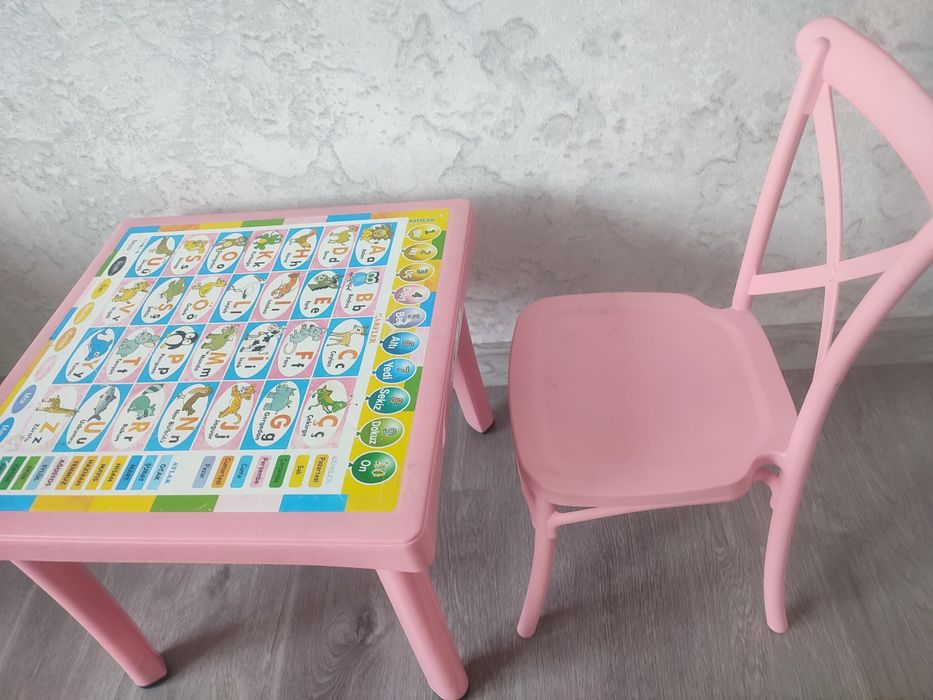 Столик со стульчиком