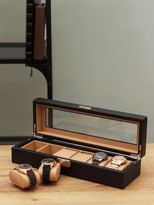 Шкатулка для часов и украшение