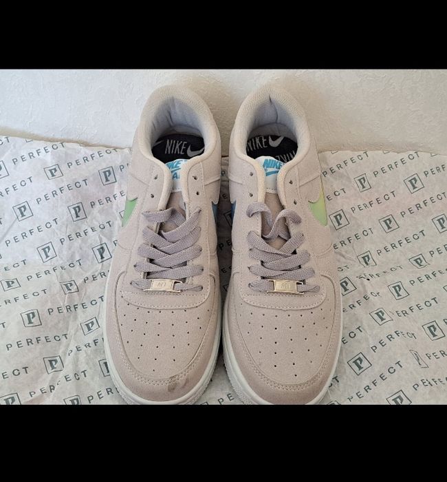 Новый Кросовки женские