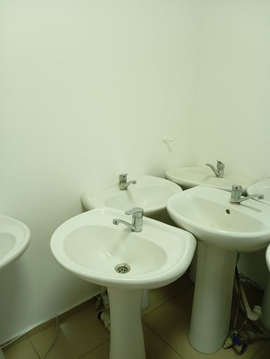 Продам шкафы и раковины