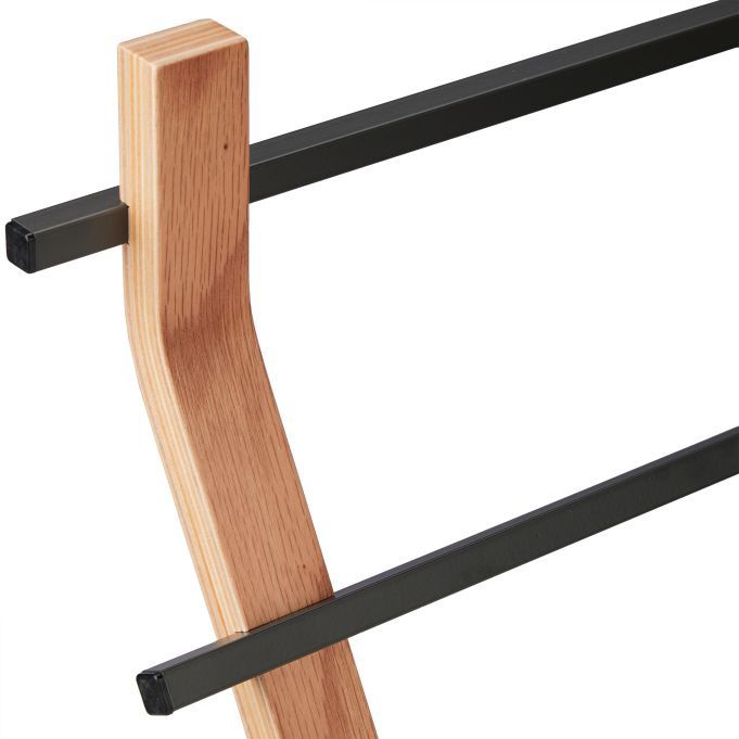 Модерна закачалка за кърпи в цвят сиво/естествено дърво