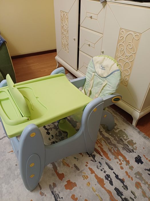 Продам столик для кормления