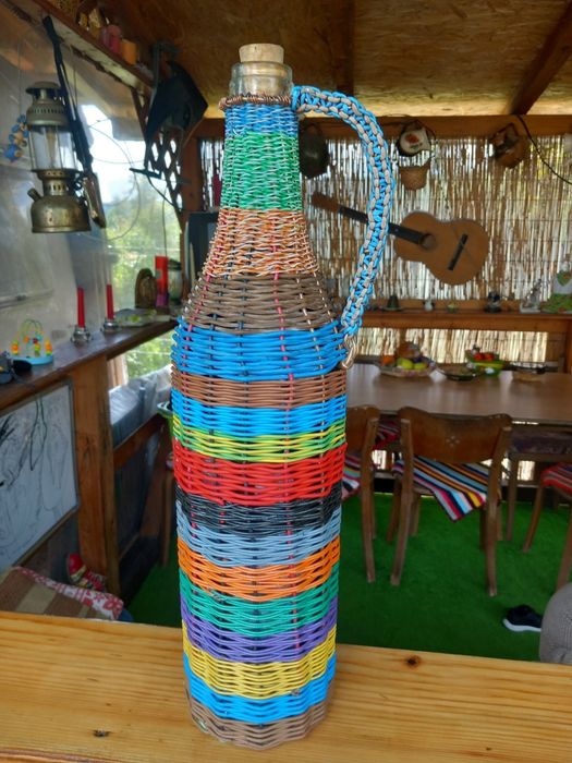 Sticla de 4l îmbrăcată cu sarma de cupru izolată