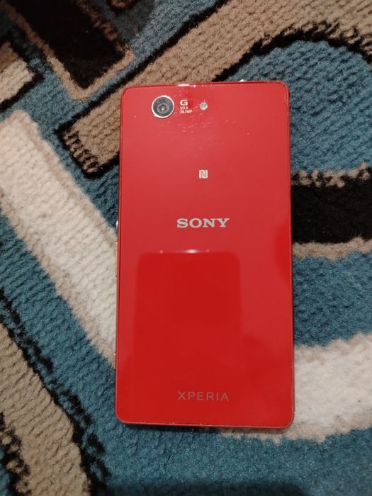 SONY  телефон сотилади