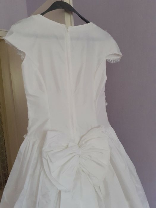 Булчинска рокля красива удобна и стои перфектно