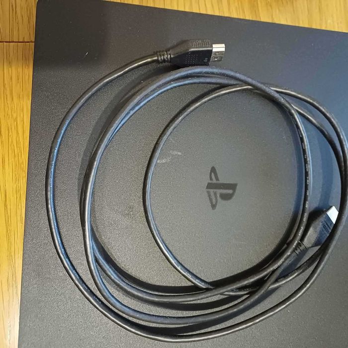 Play Station 4.             .