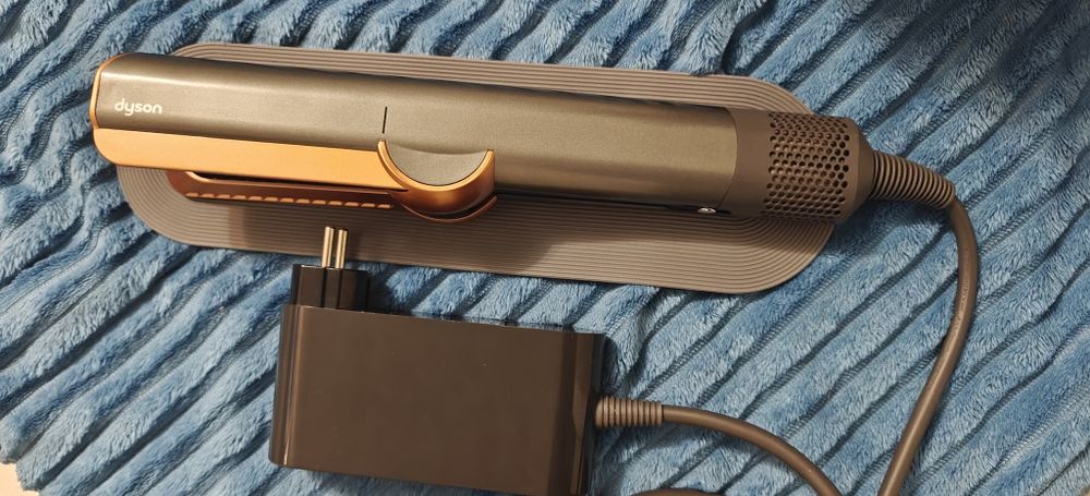 Продам Dyson airstrait