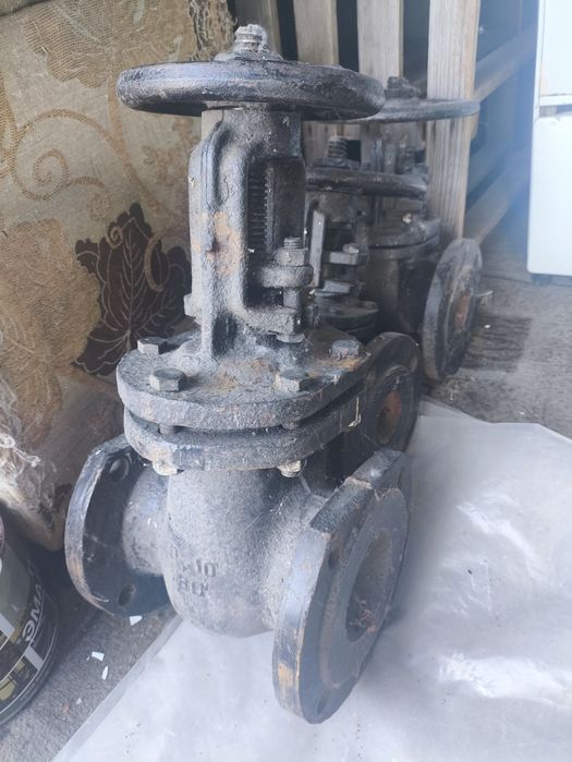 Продам задвижки.