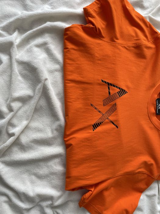 Тениски Armani мого запазени