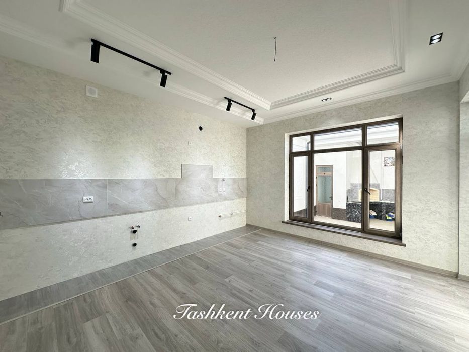 Кулол махаллада 2,5 сотокли 6 хонали енги уй сотилади