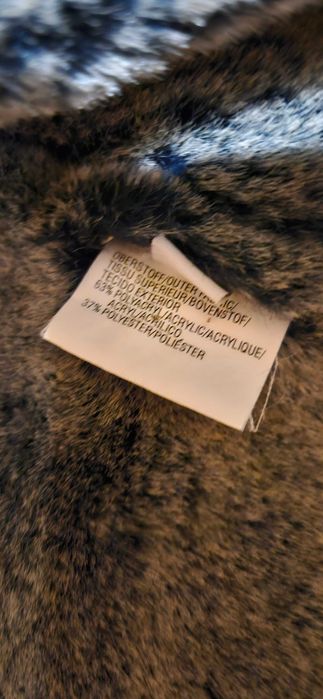 Veste dama calduroasa.