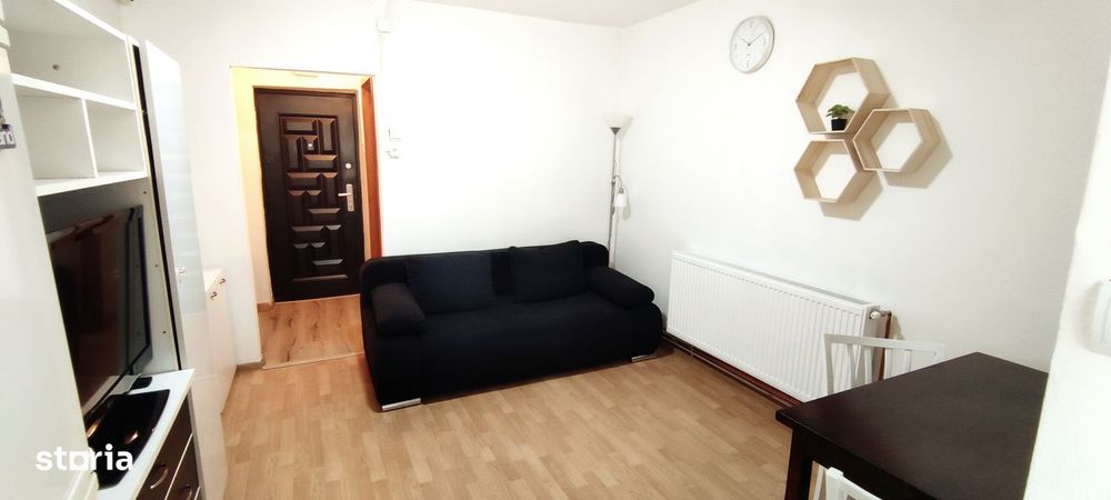 Persoana fizică - Închiriez garsonieră renovată - Baia Mare