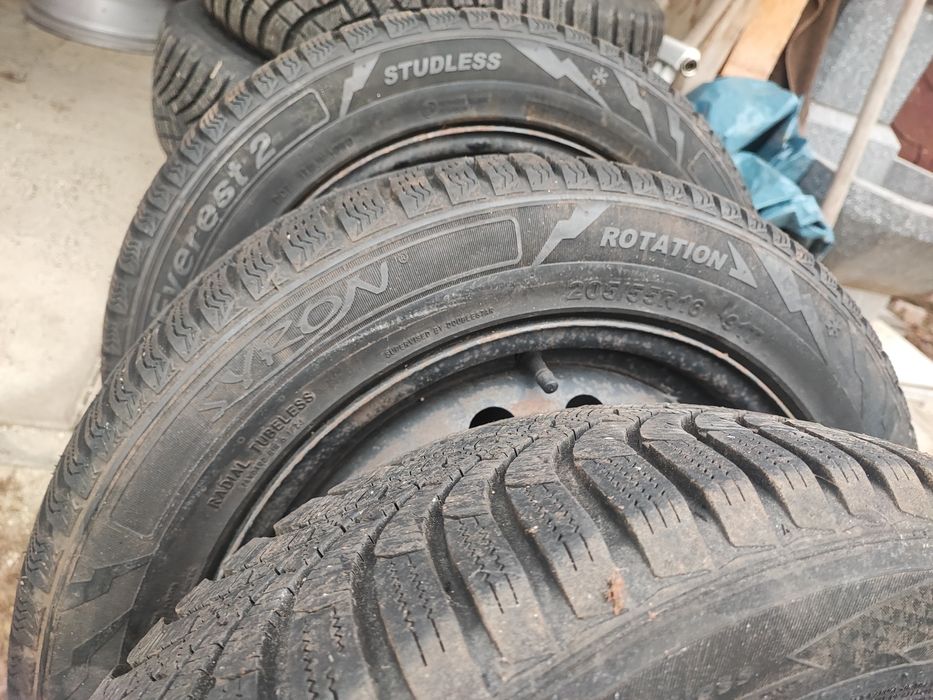 Cauciucuri pt iarna 205/55/16