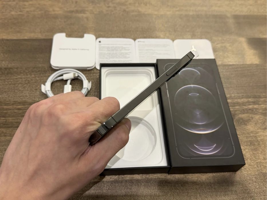 iphone 12 pro в идеальном состояний