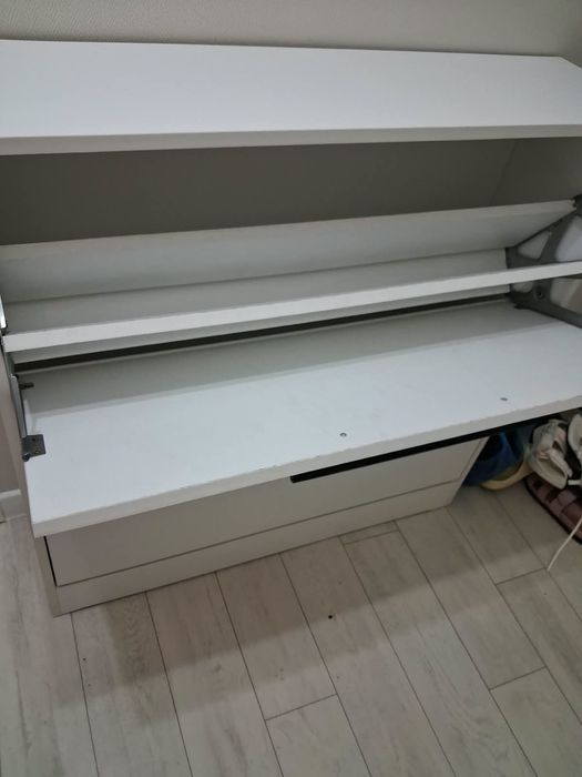 Продам обувницу срочно