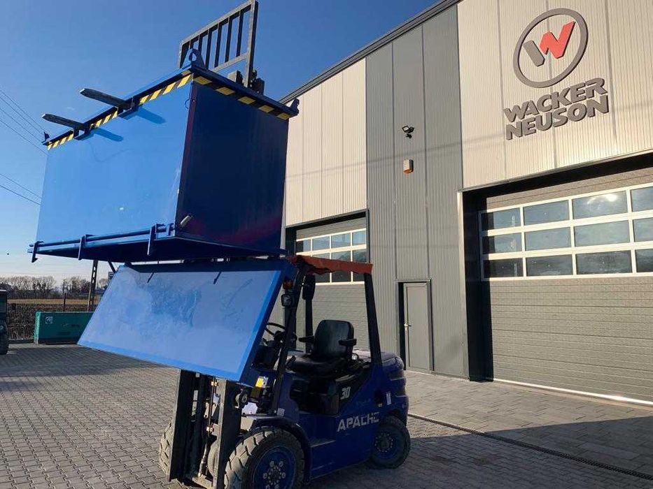 Container basculant pentru stivuitor – 1,5 m³ / 1,2 tone