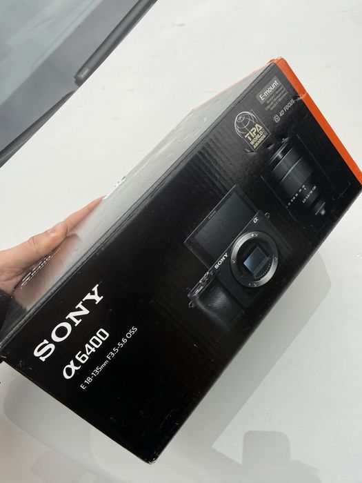 Sony A6400 (NOU) Kit 18-135mm Aparat Foto Mirrorless