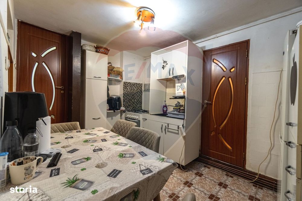 Casa Compusa Din 2 Apartamente, Scheii Brasovului| Comision 0