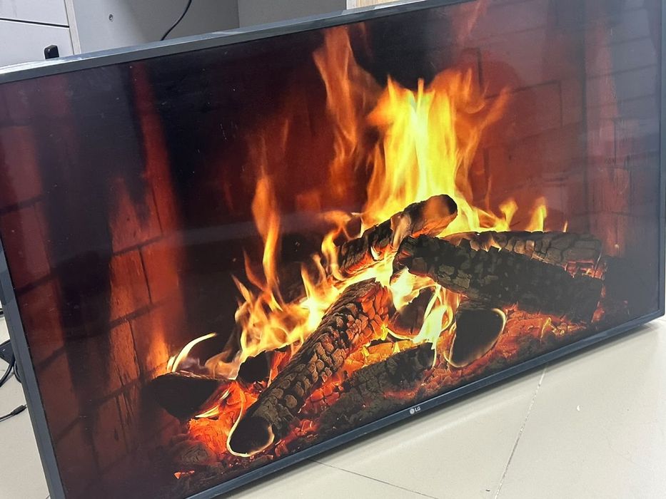 Смарт телевизор LG 49UM7300PLB(TM79)